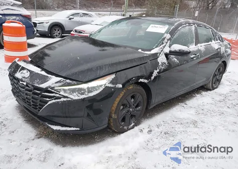 2022 Hyundai Elantra Sel from USA, damaged, VIN 5NPLM4AG9NH054170